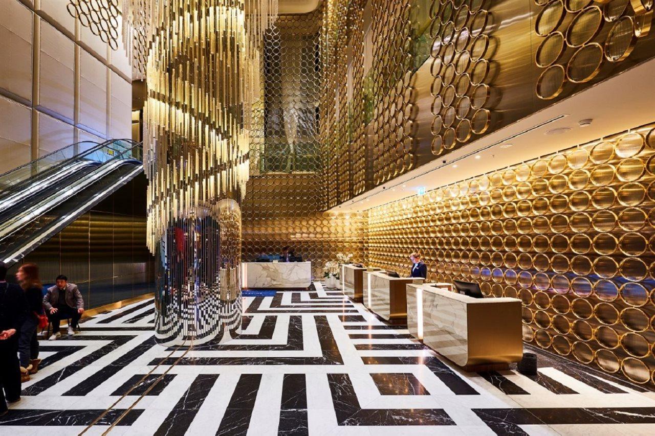 悉尼星辰大酒店和公寓 外观 照片 The lobby of the hotel