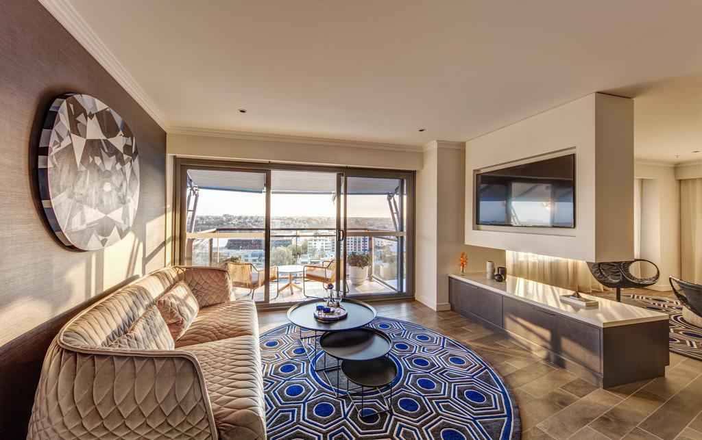 悉尼星辰大酒店和公寓 外观 照片 The living room of a two-bedroom apartment at The Ivy Collection