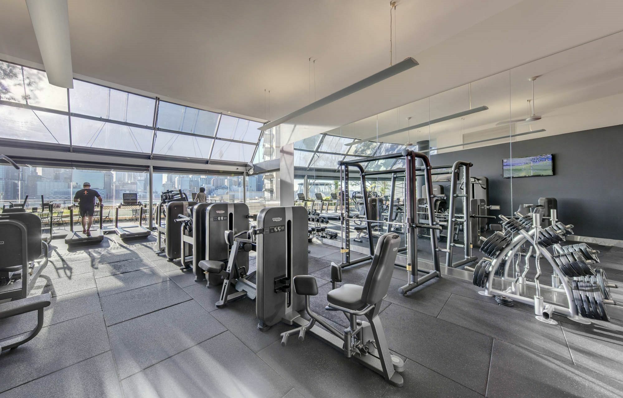 悉尼星辰大酒店和公寓 外观 照片 The gym at the 1000 Museum